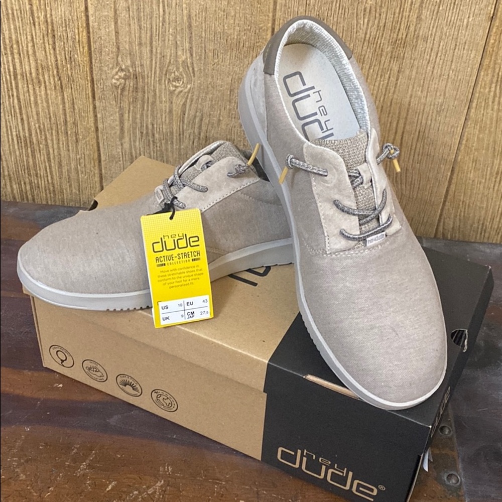NWT IN BOX Hugo Hey Dudes